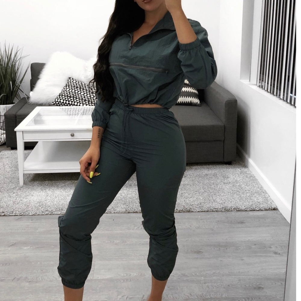 TOP AND BOTTOM SET